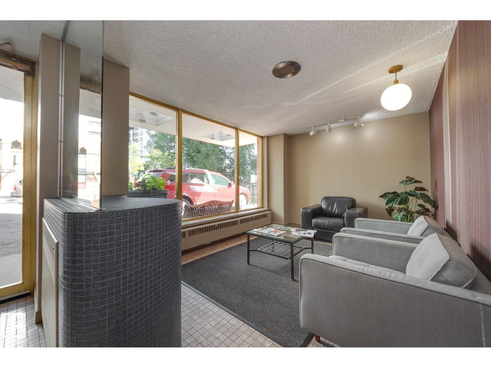 #207 12207 JASPER AV NW