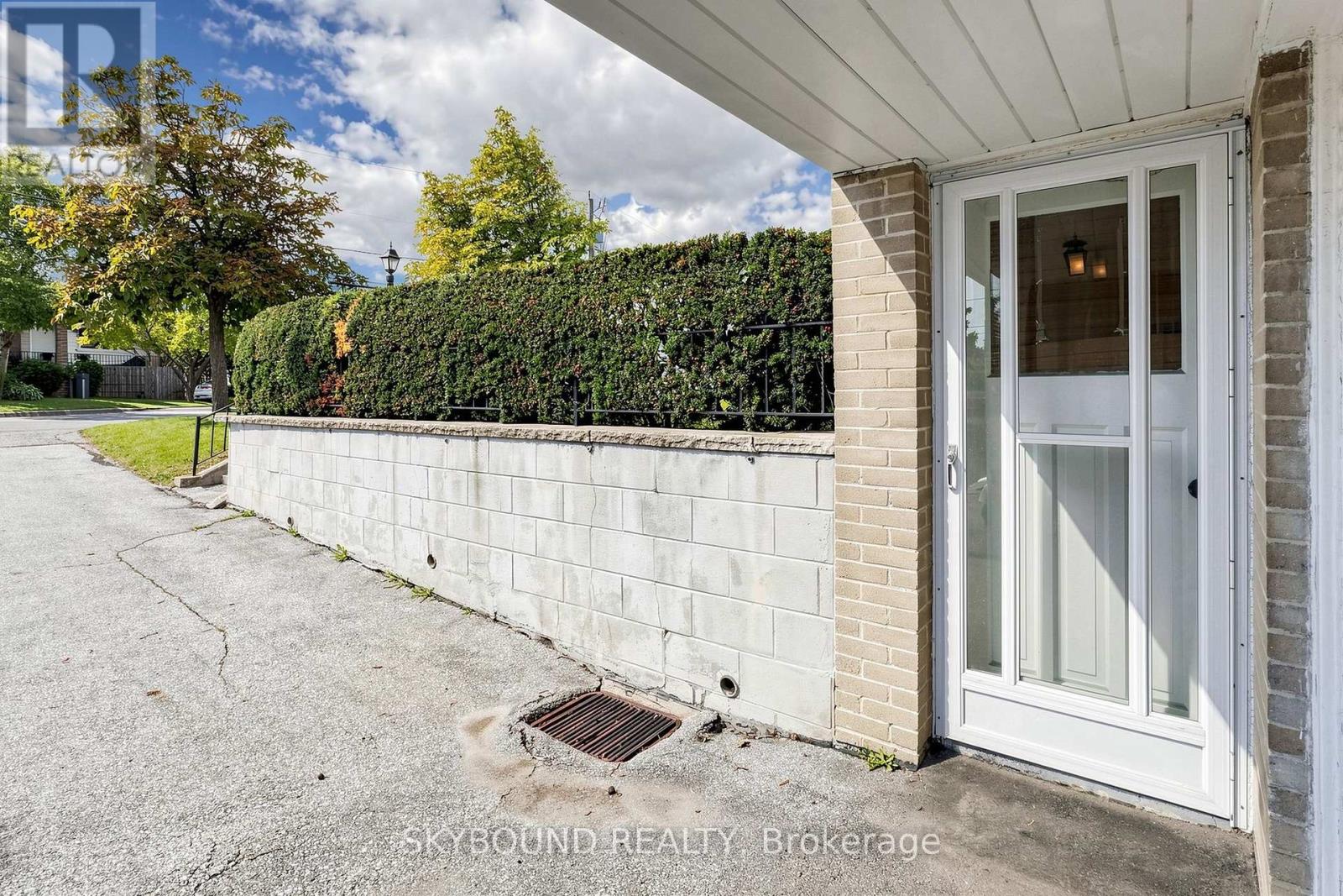 13 LISCOMBE ROAD