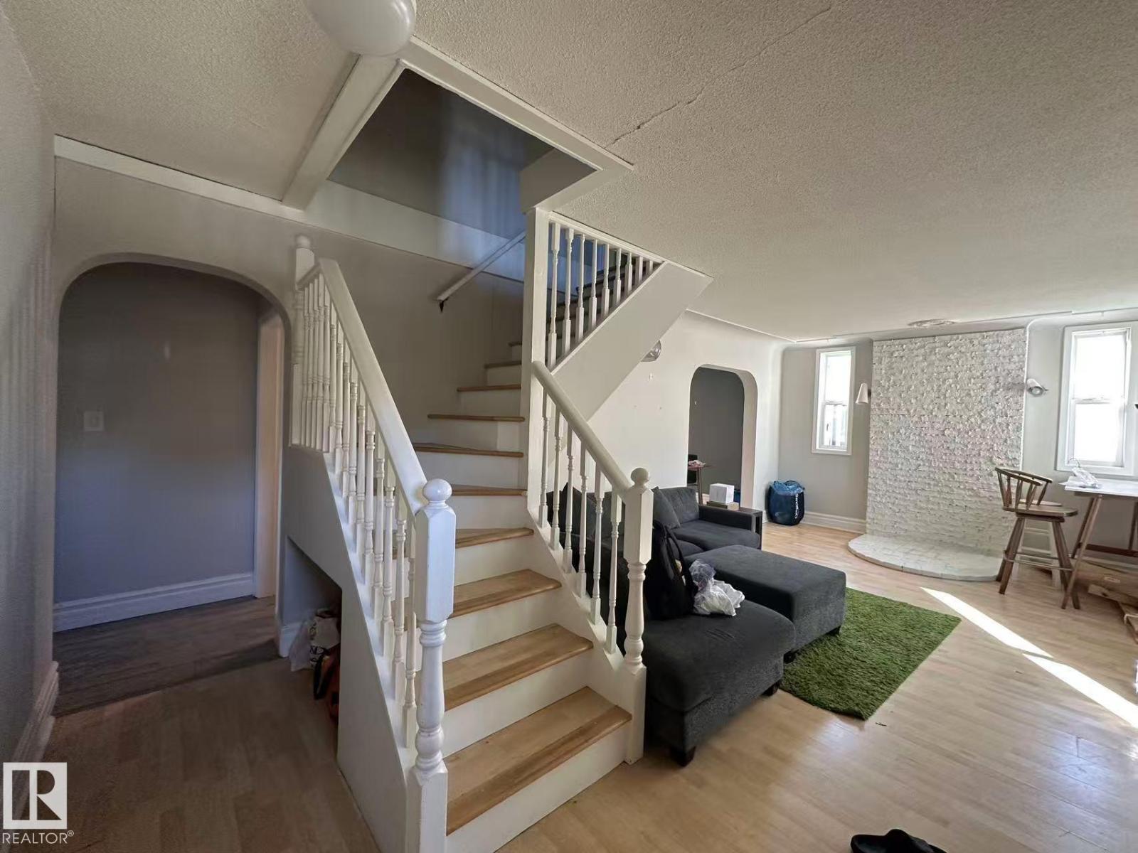 11411 79 AV NW