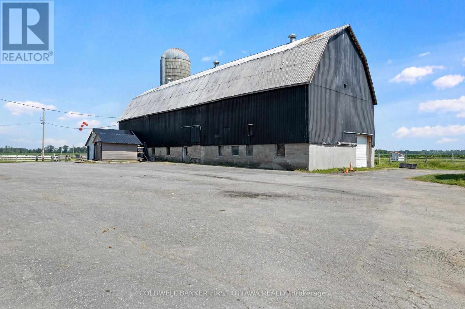 4655 APPLETON SIDE ROAD