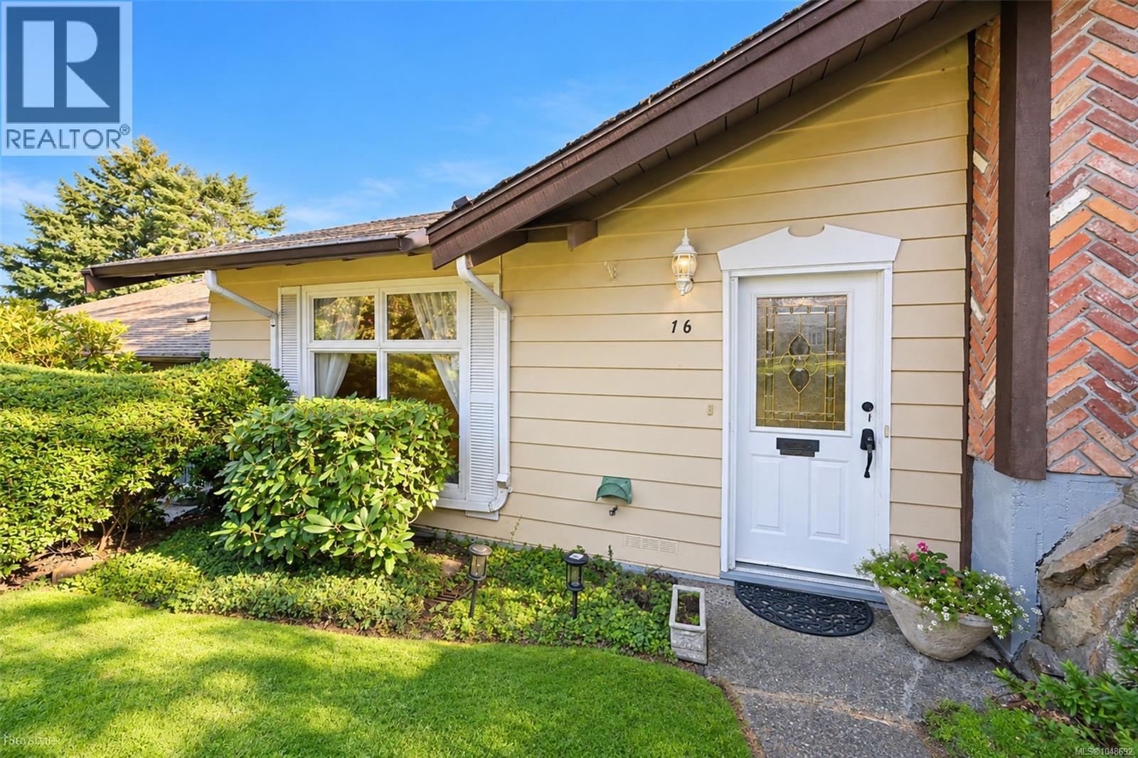 16 278 Island Hwy