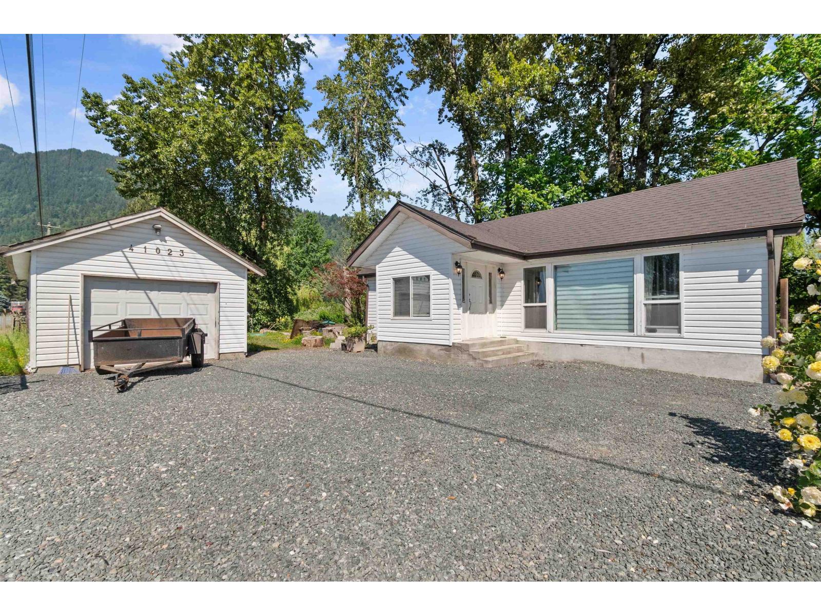 41023 YALE ROAD, Greendale