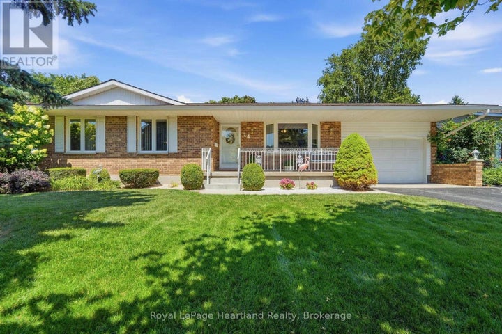Photo 1 of 46 — 24 LEONARD DRIVE, Goderich (Goderich (Town)), ON N7A 4K6
