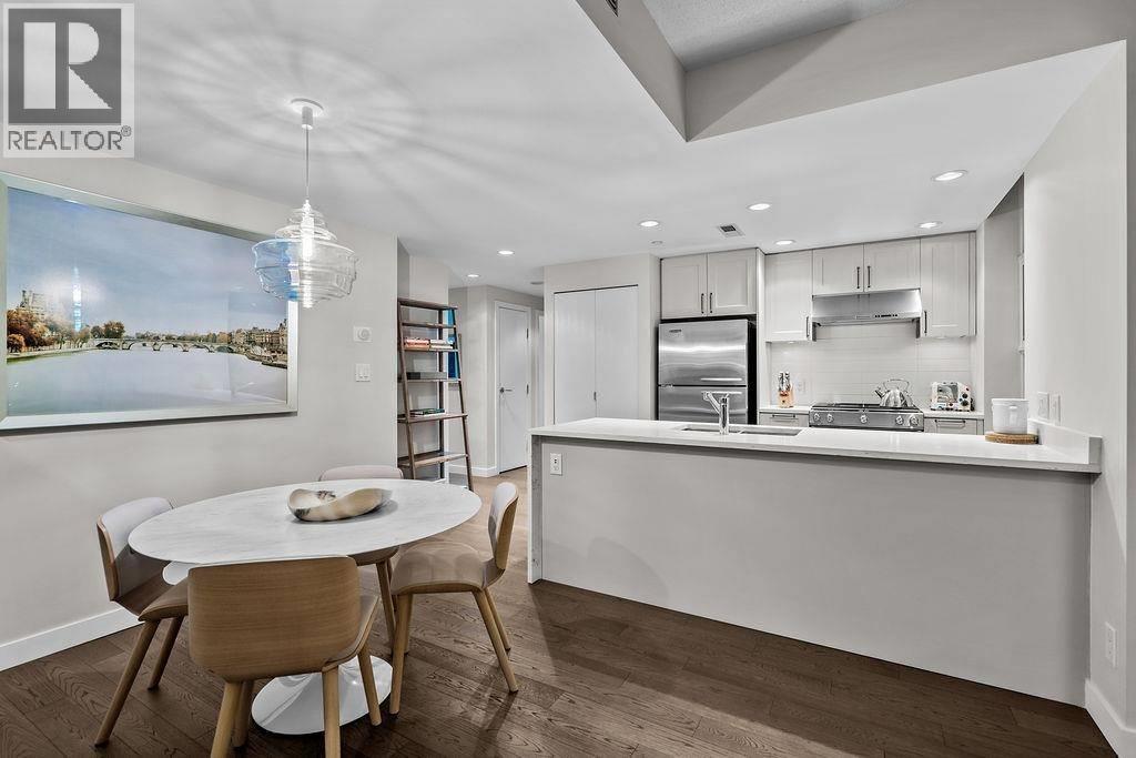 90X 638 BEACH CRESCENT