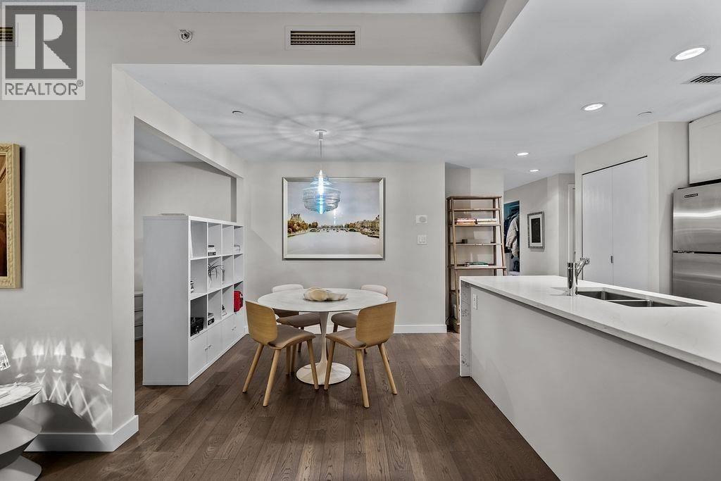 90X 638 BEACH CRESCENT