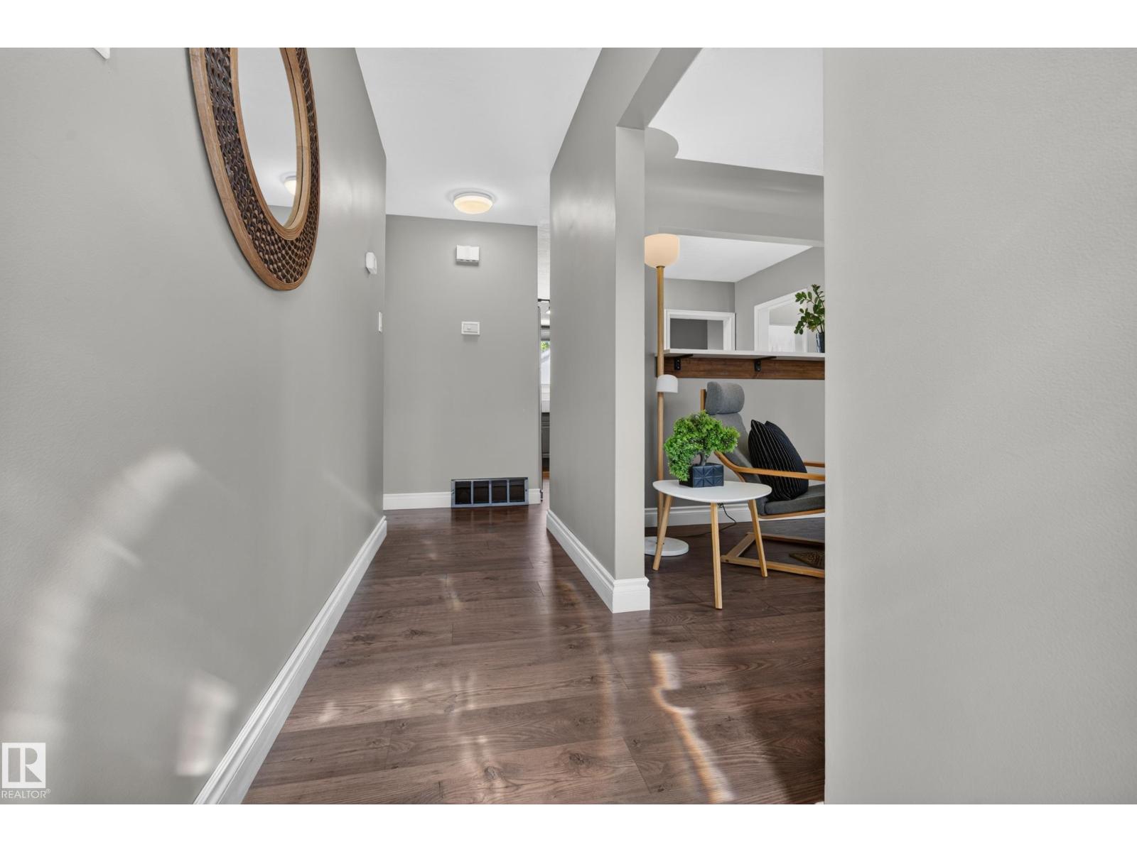 8512 74 AV NW