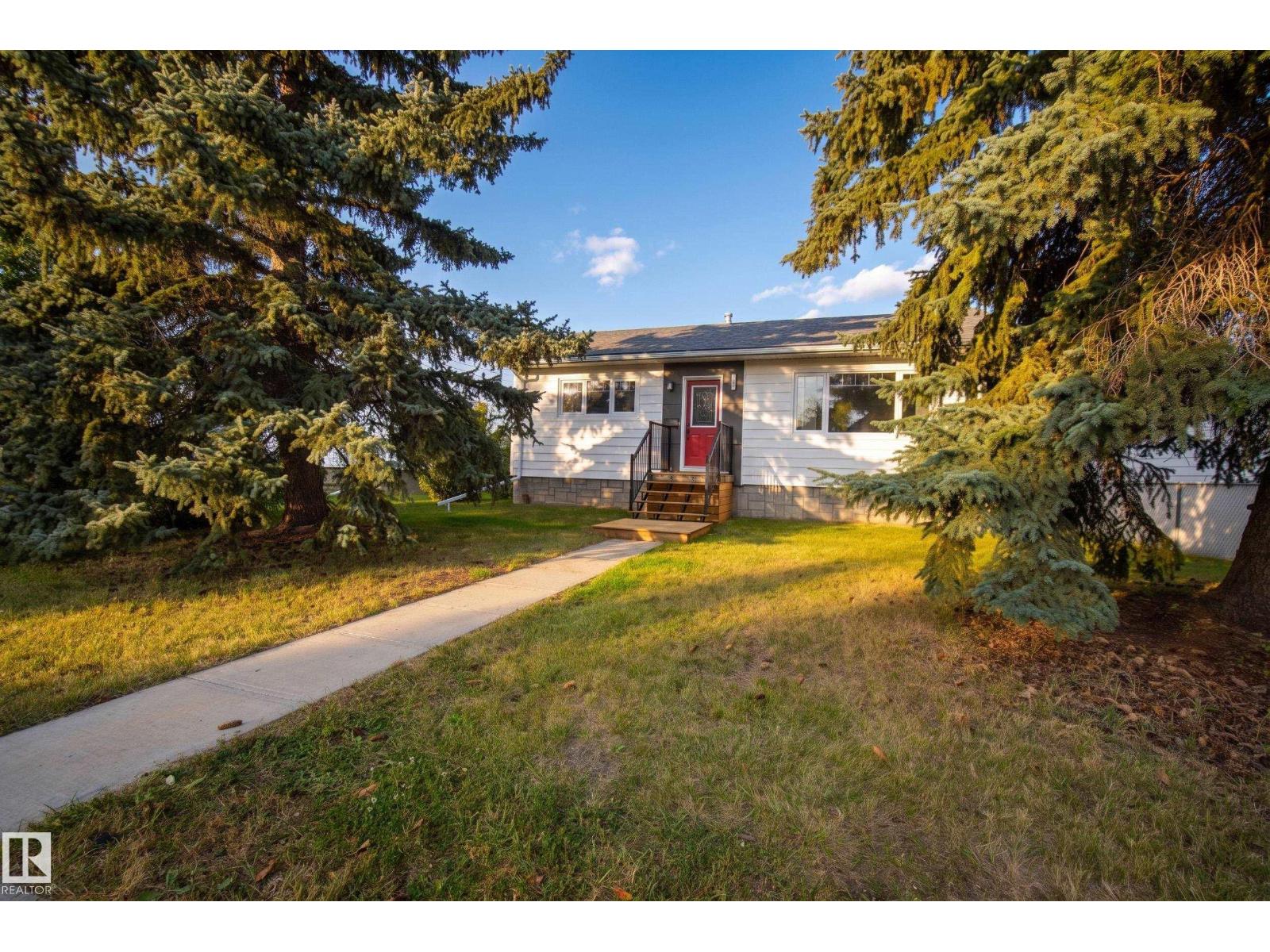 8512 74 AV NW