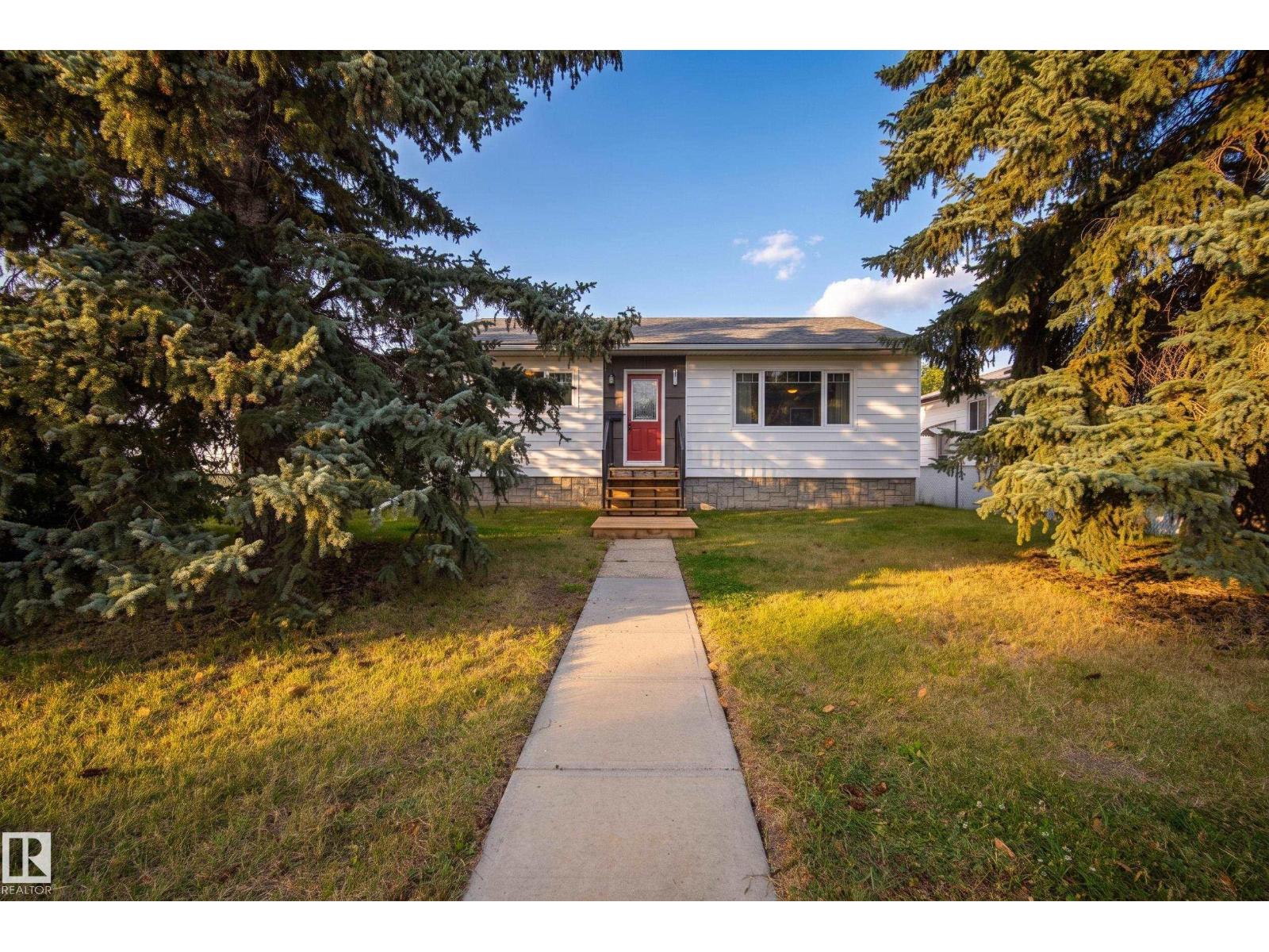 8512 74 AV NW