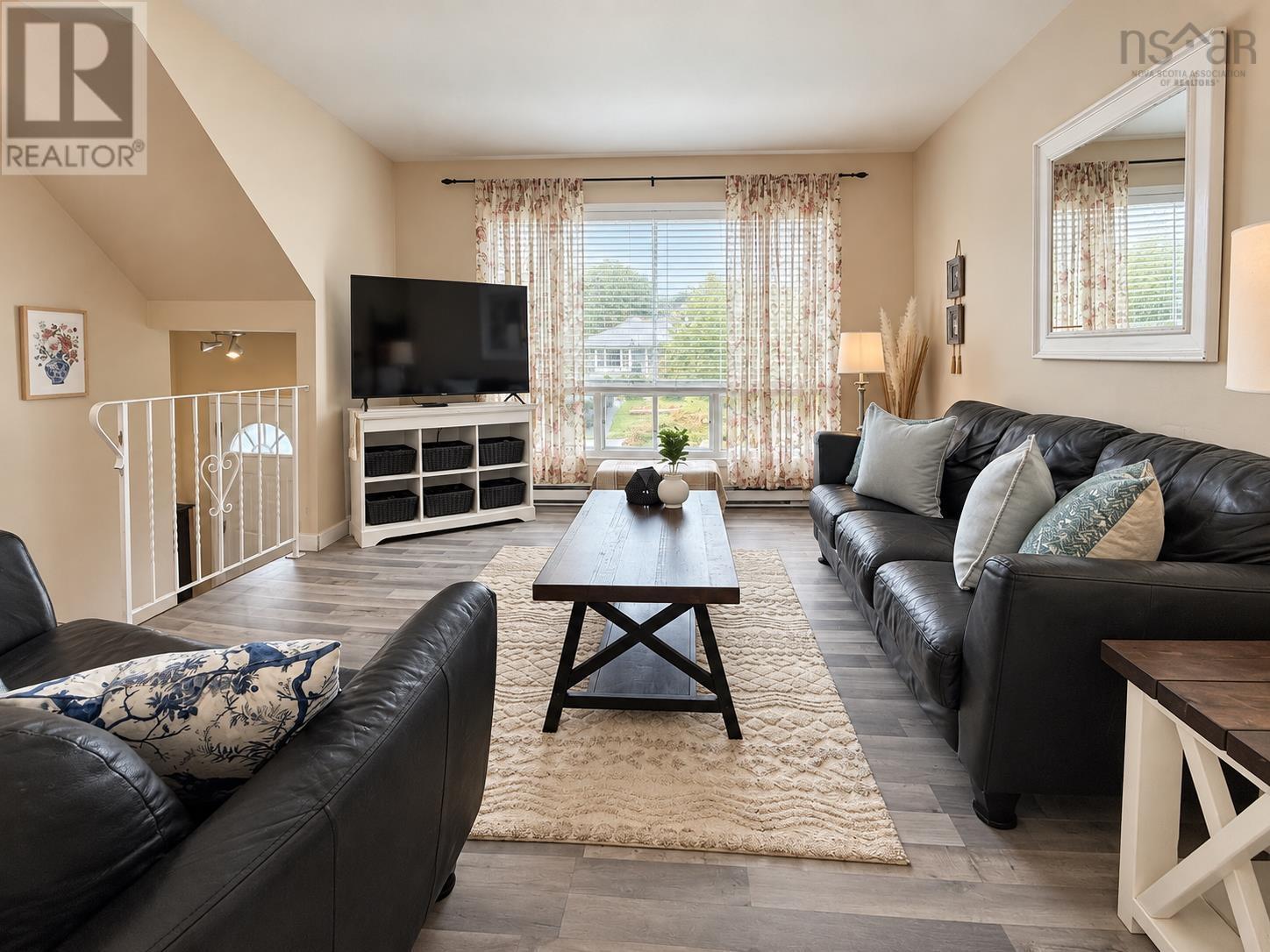 58 HARTLEN Avenue - Photo 4