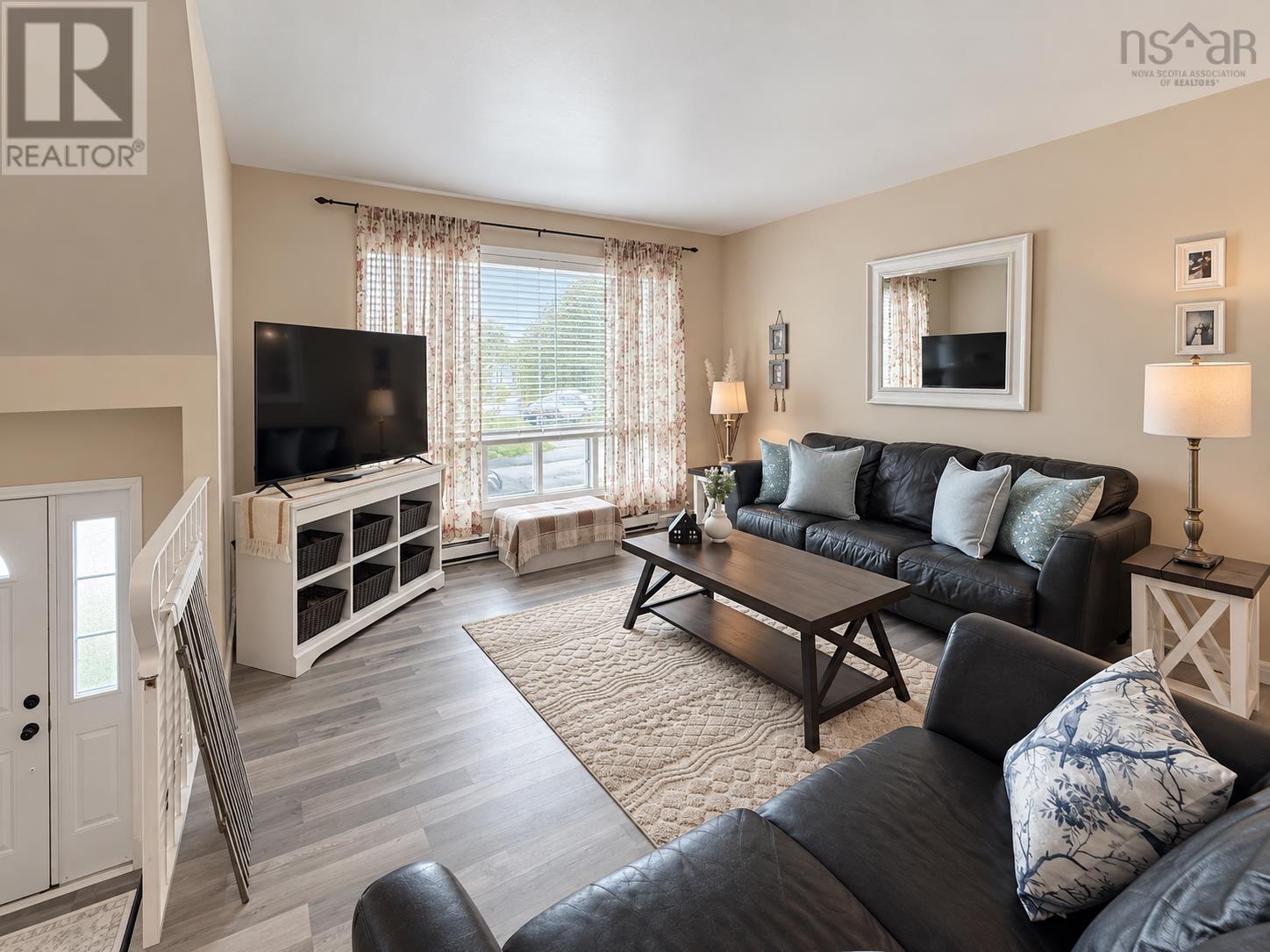 58 HARTLEN Avenue - Photo 3
