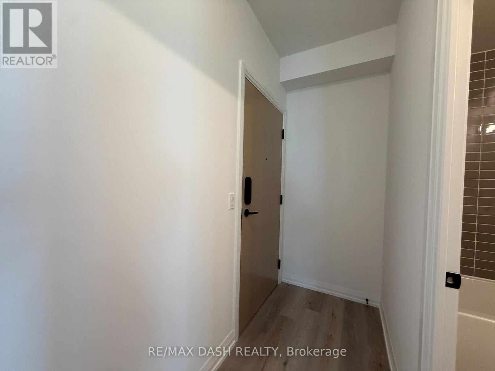 LP03 - 280 DUNDAS STREET W
