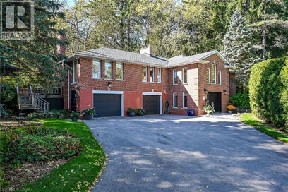 311 GOLF LINKS Road Ancaster ON L9G 2N6