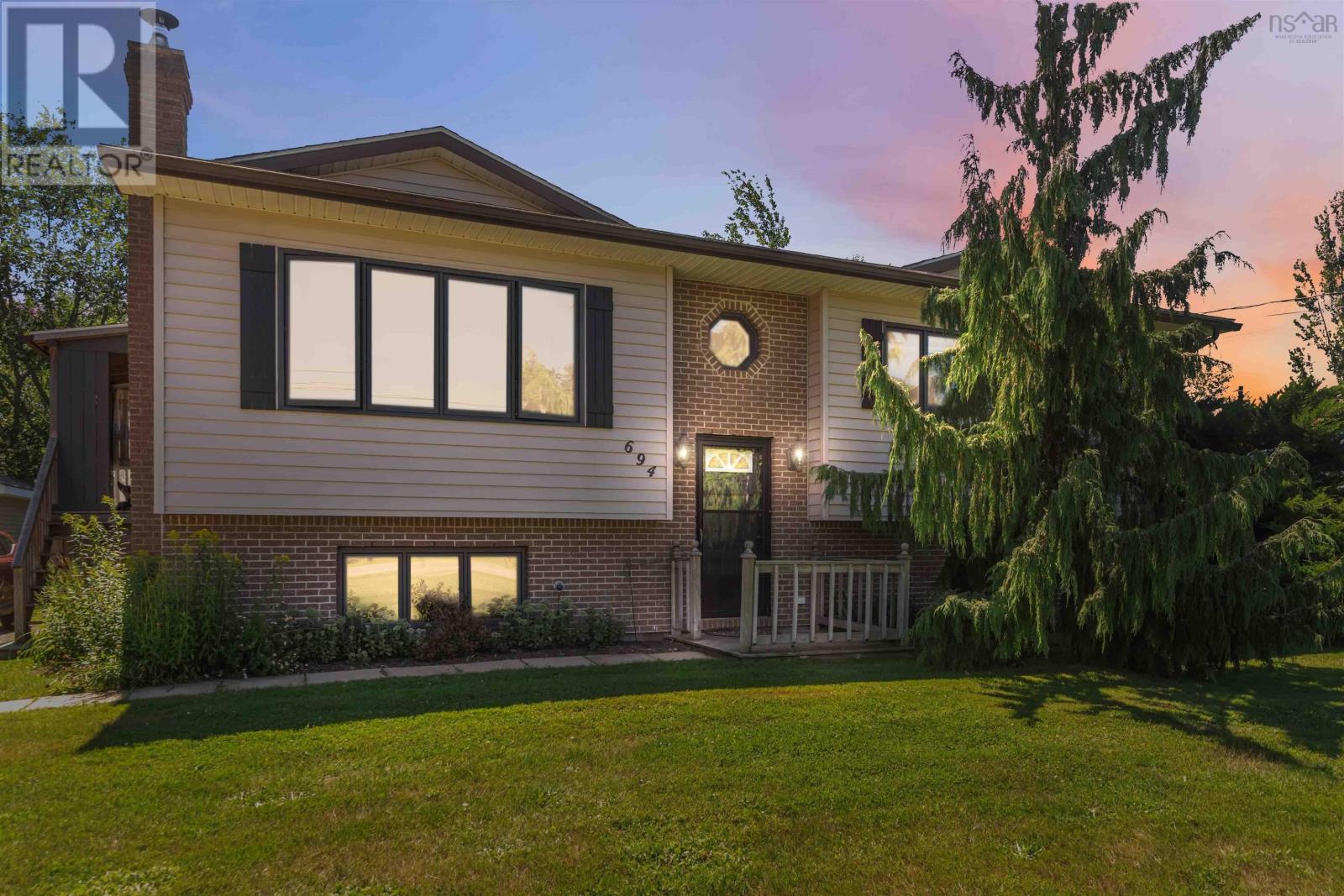694 Main Street - Photo 3