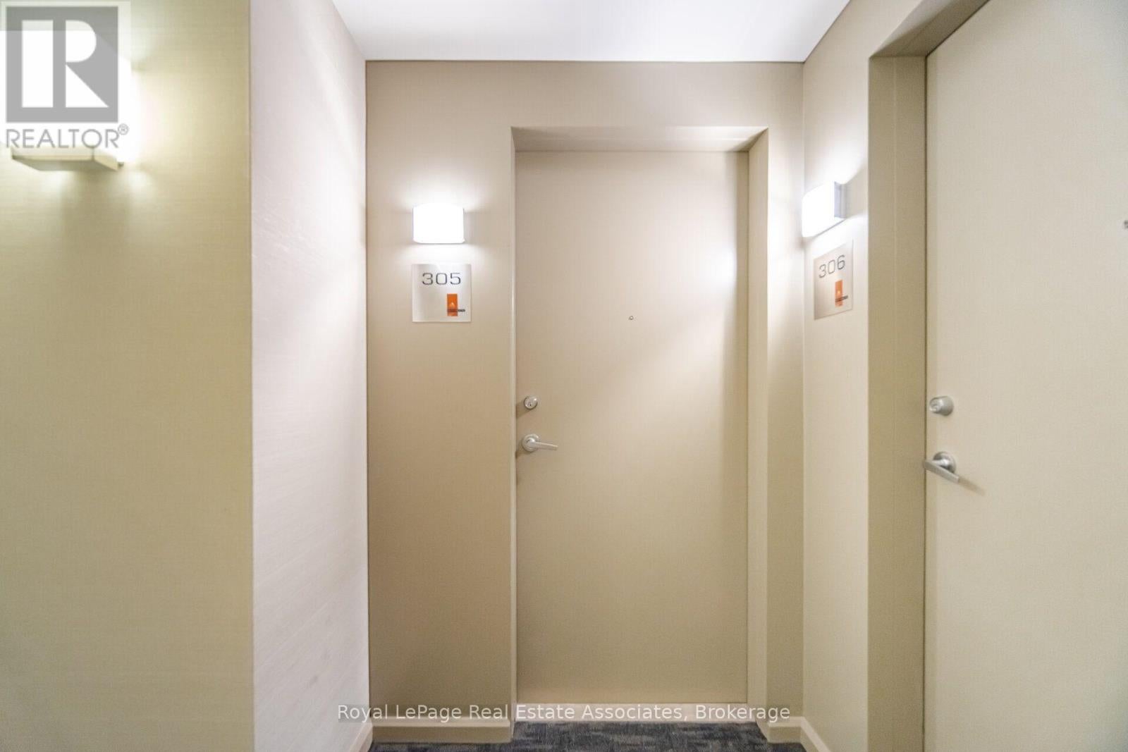 305 - 220 BURNHAMTHORPE ROAD W