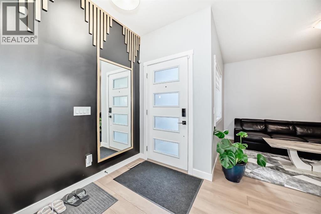 216 Homestead Grove NE