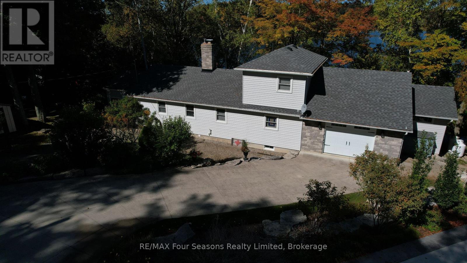 52 SHORE DRIVE