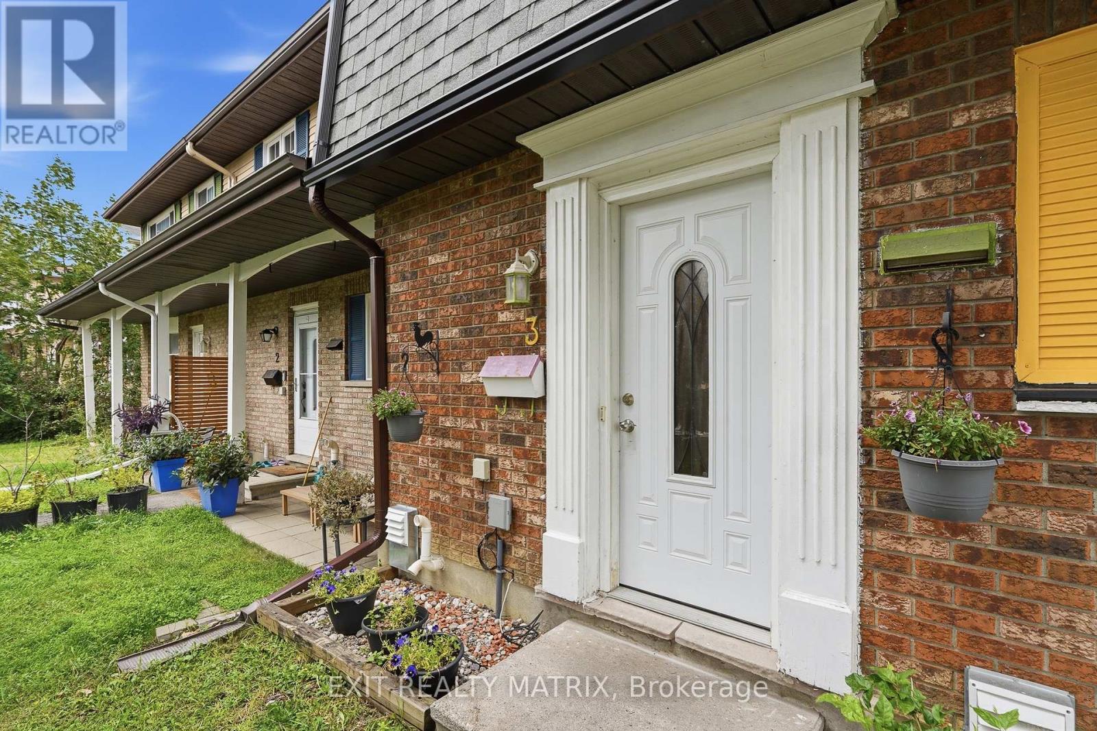 3 - 1661 HERON ROAD - Photo 3