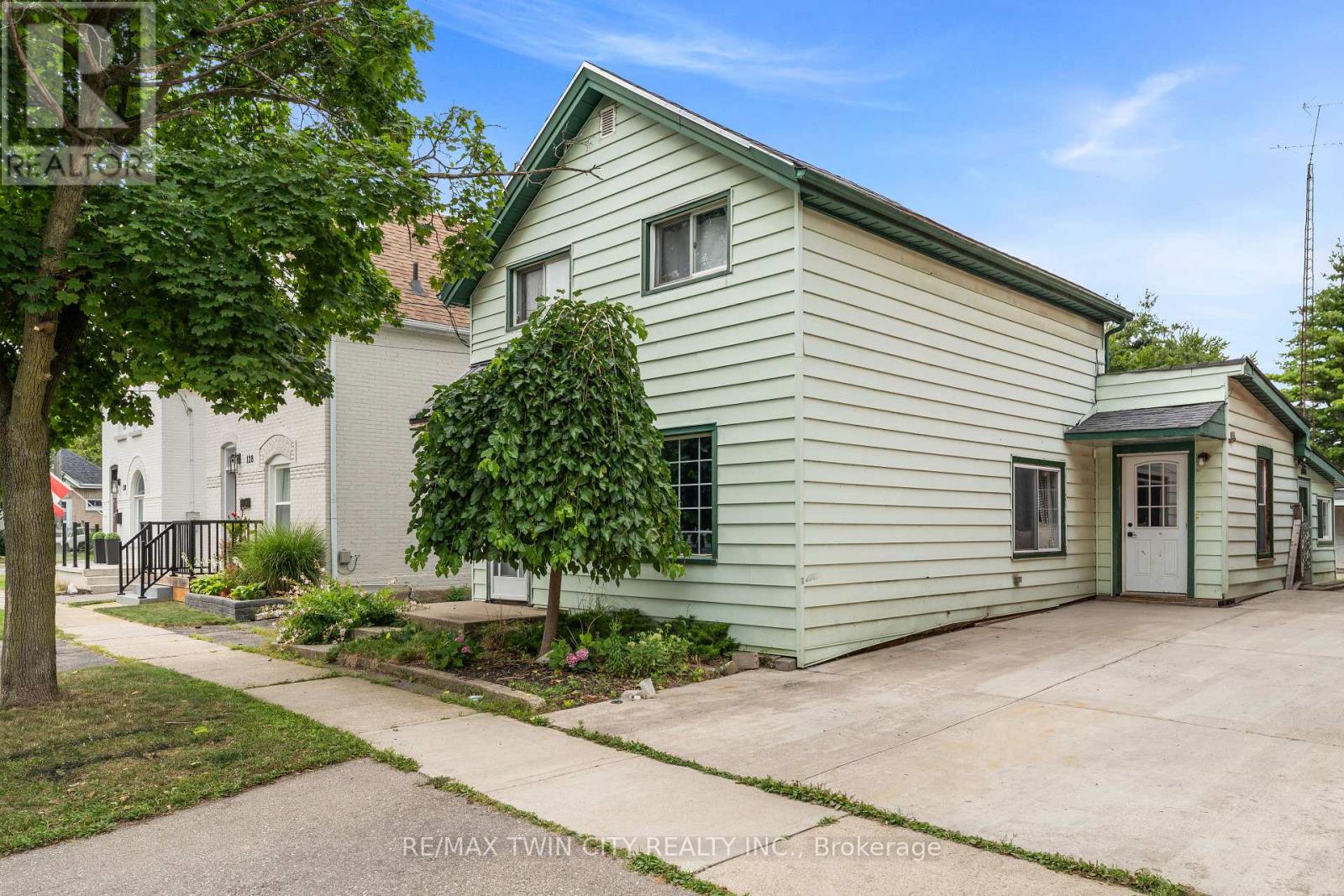 126 CAYUGA STREET