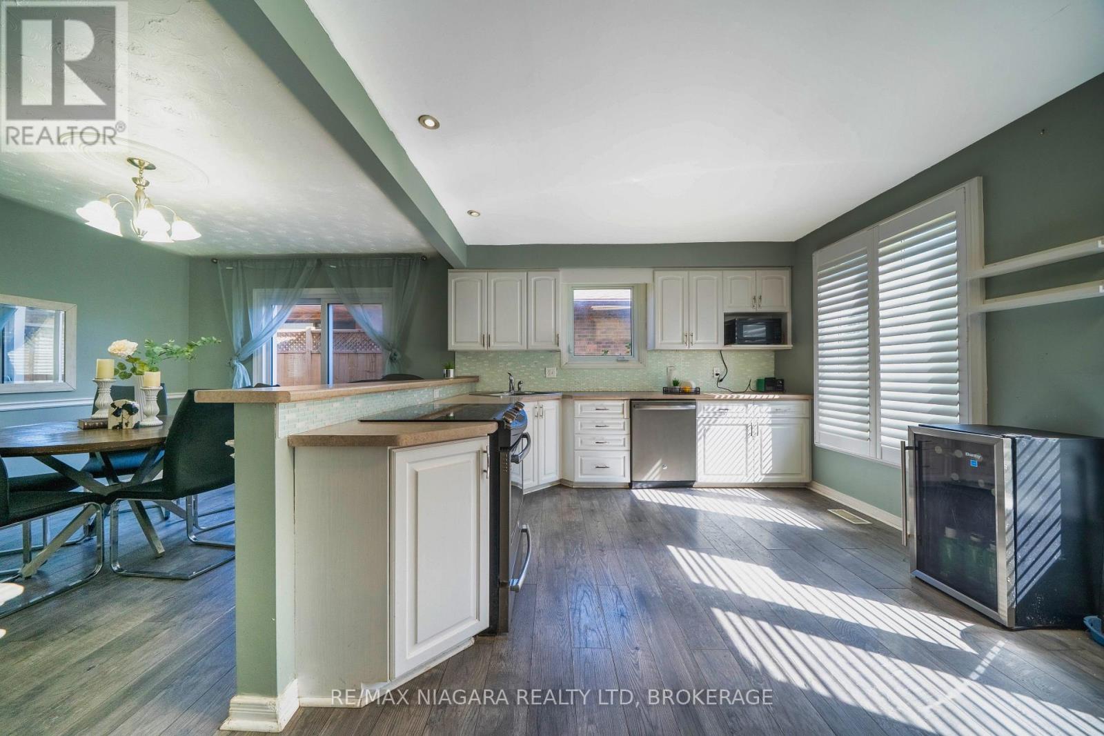 7107 WOODGATE STREET