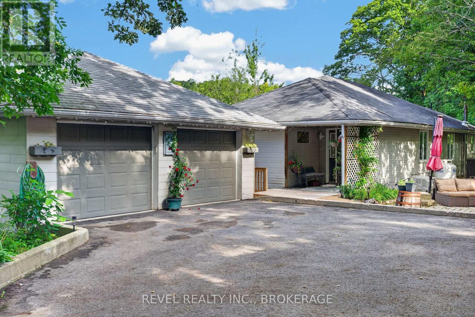 5383 RIDEAU ROAD