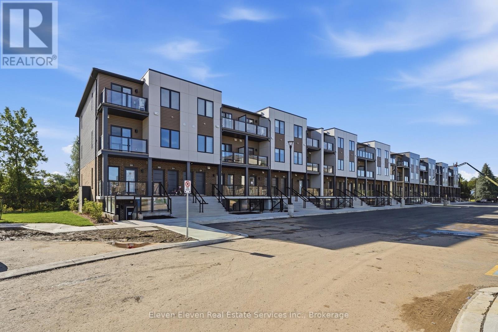54 - 331 CLAIR ROAD E