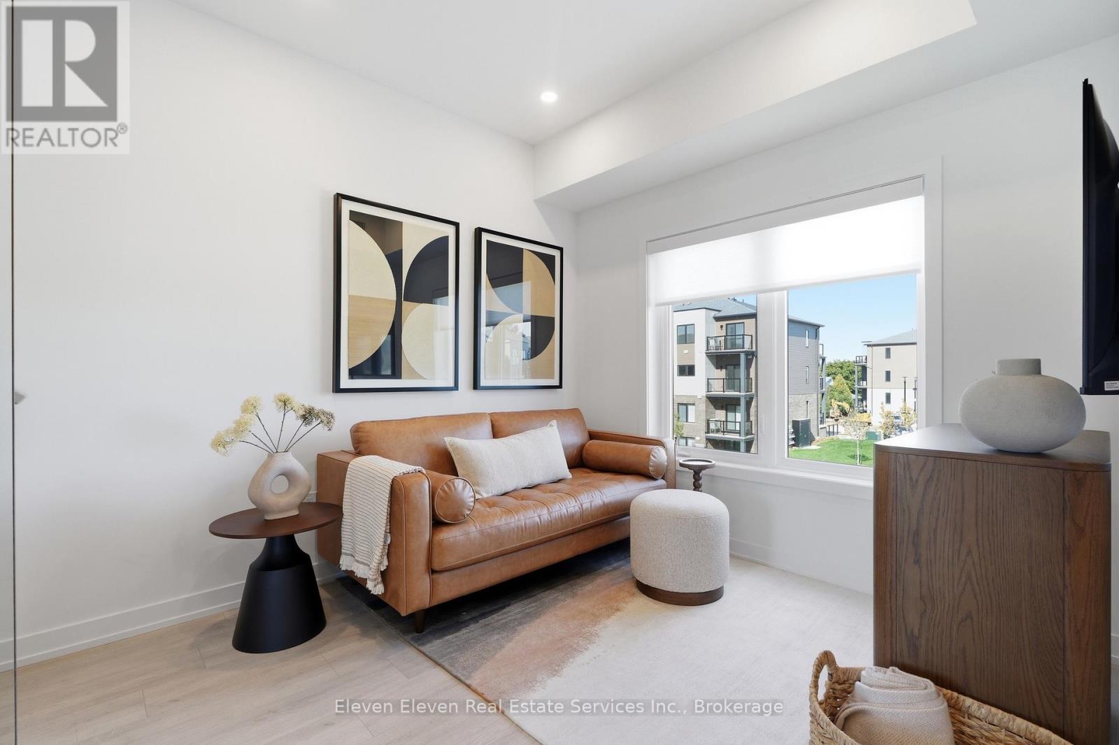 54 - 331 CLAIR ROAD E