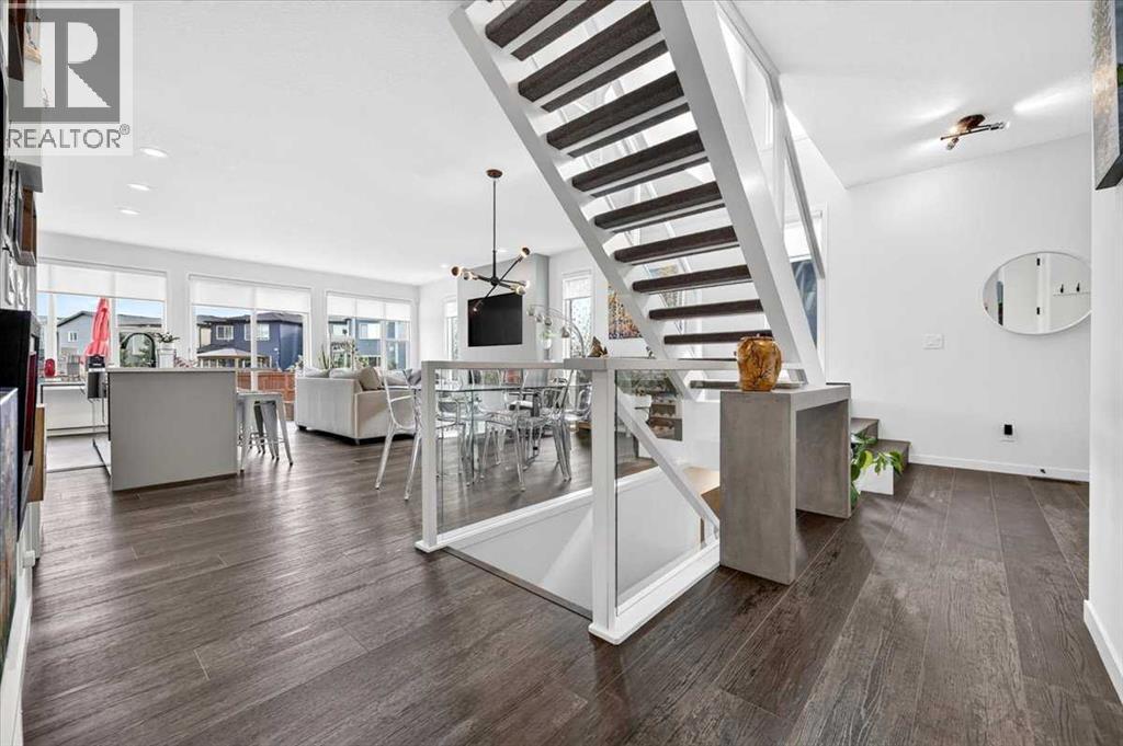32 Cranbrook Bay SE