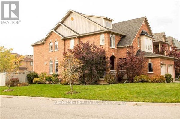 93 Bel Canto Cres, Richmond Hill (Oak Ridges Lake Wilcox), ON 2