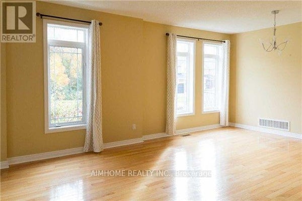 93 Bel Canto Cres, Richmond Hill (Oak Ridges Lake Wilcox), ON 5