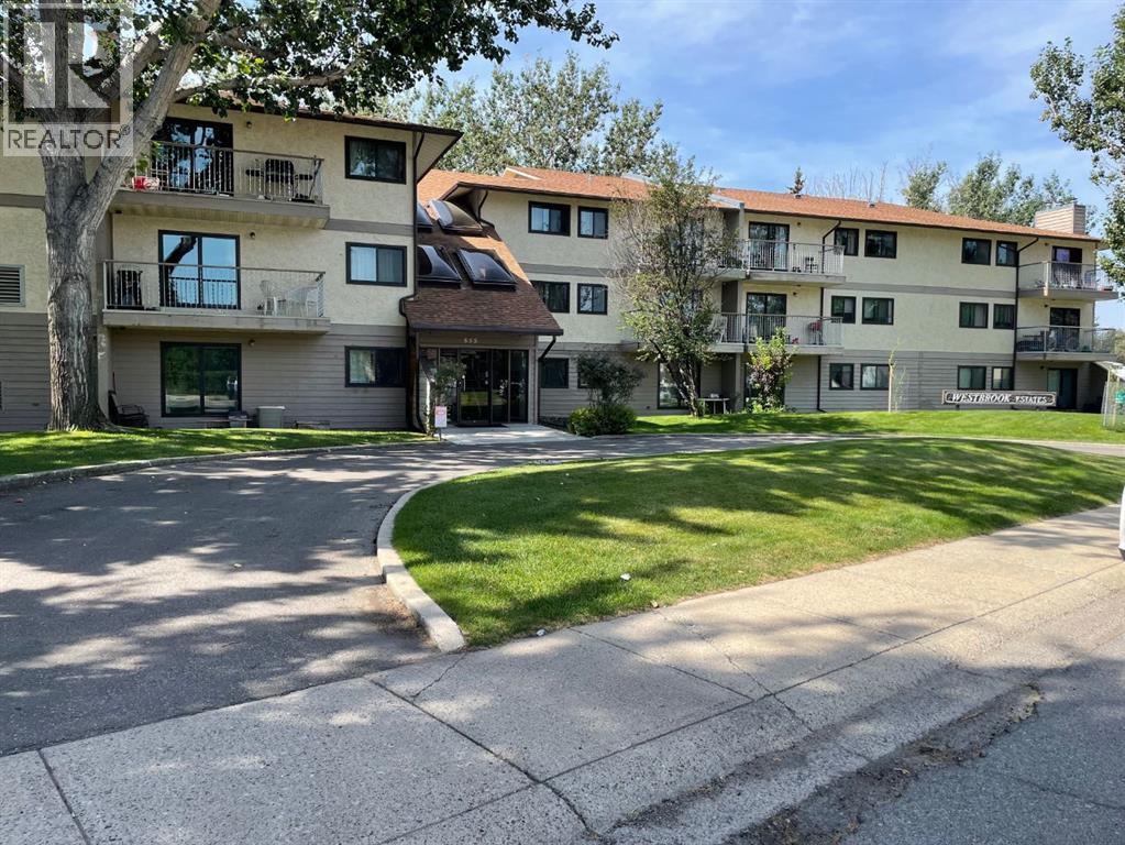 207, 855 Columbia Boulevard W