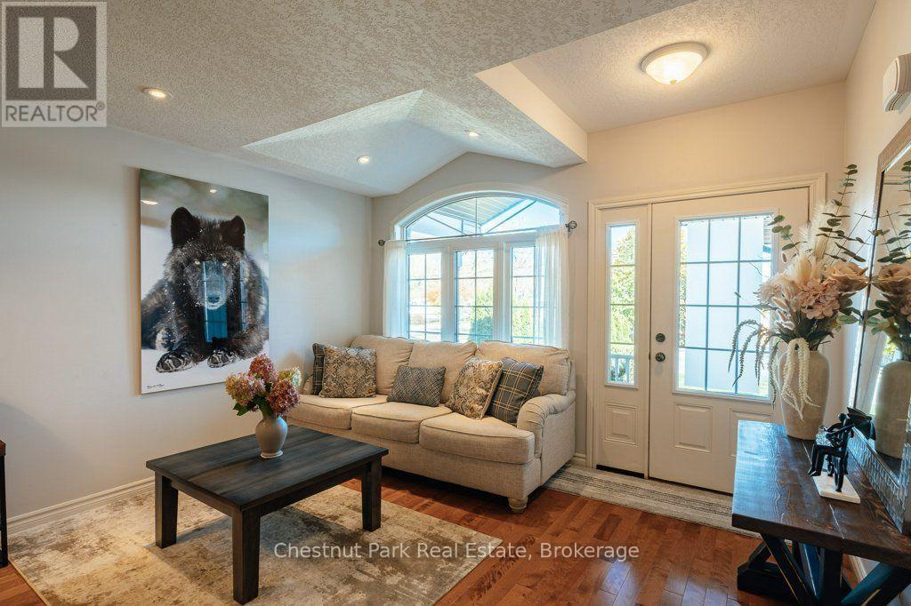 728 ELGIN STREET