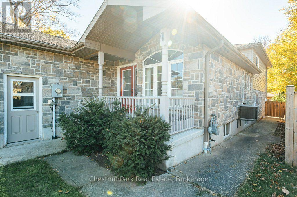 728 ELGIN STREET