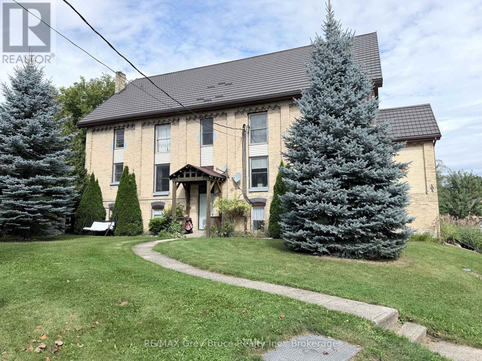 UNIT 5 - 108 QUEEN STREET N