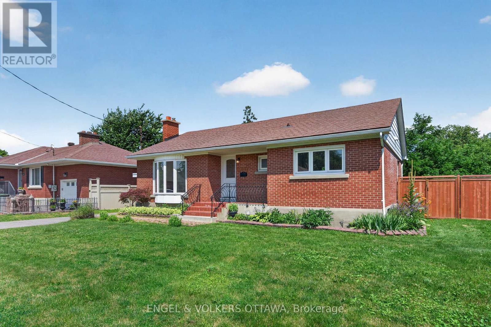 2439 ALTA VISTA DRIVE