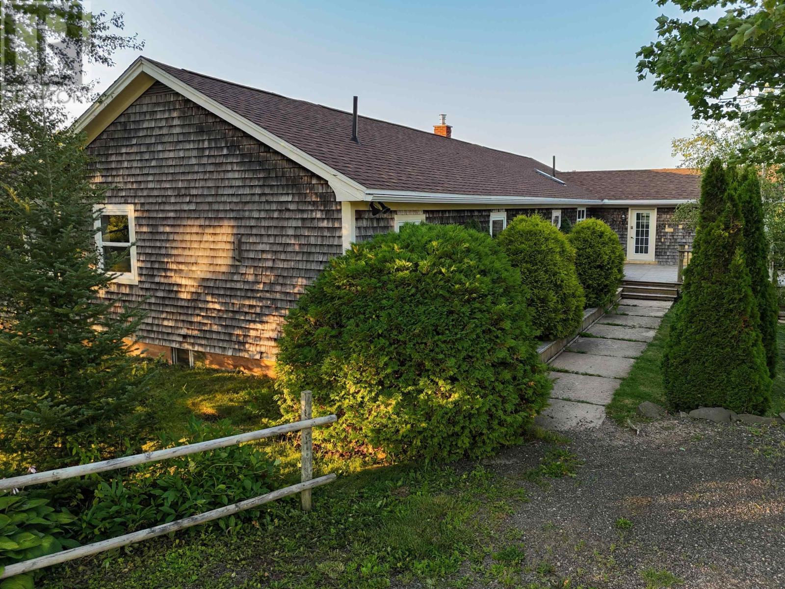 2632 Highway 201