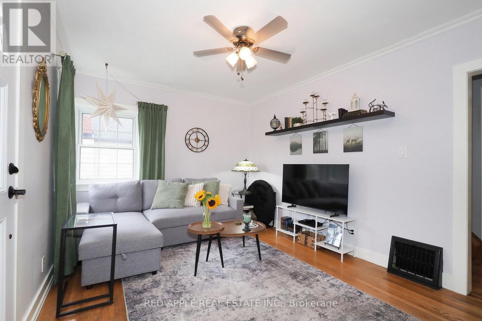65 ELGIN STREET S