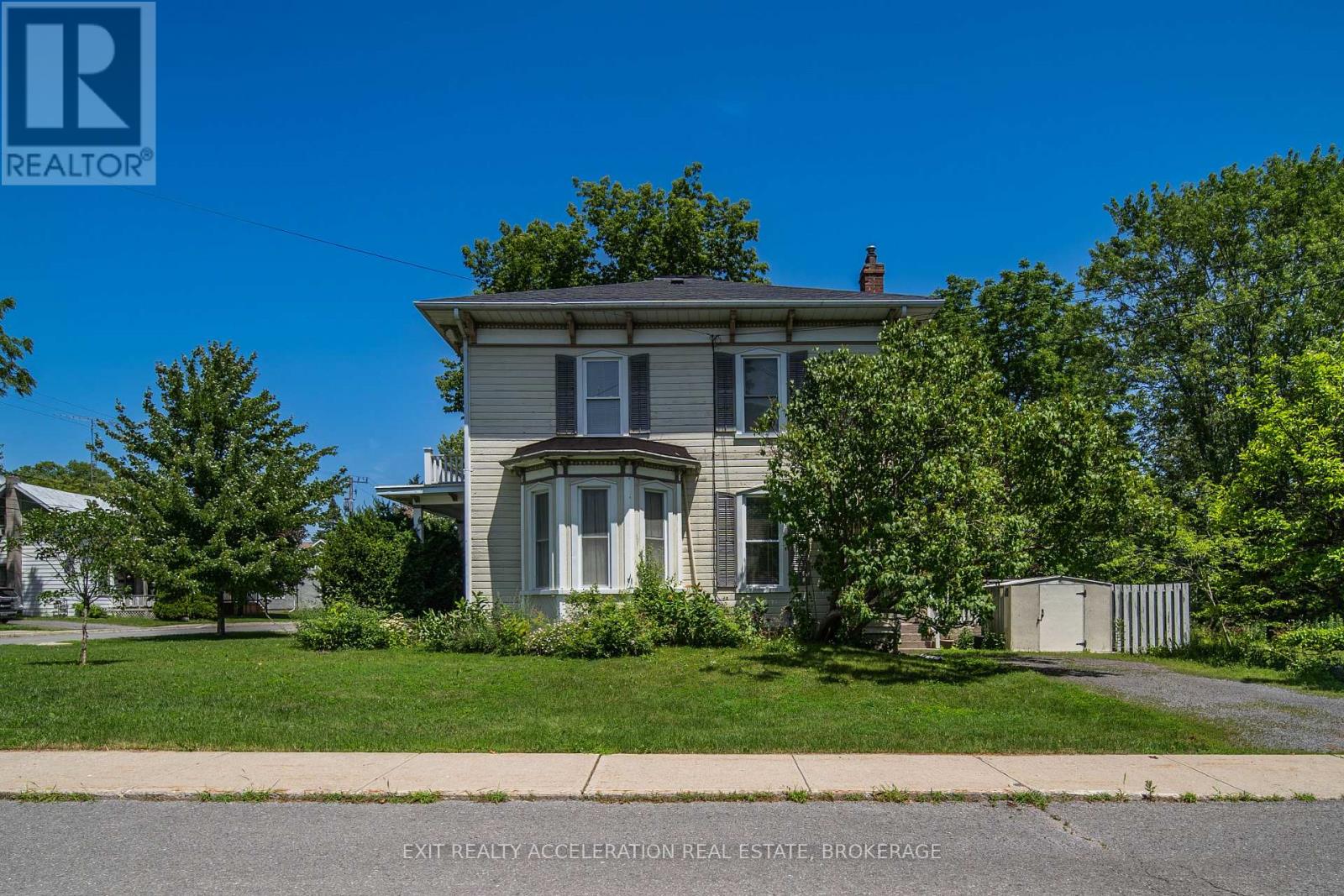 182 WATER STREET W
