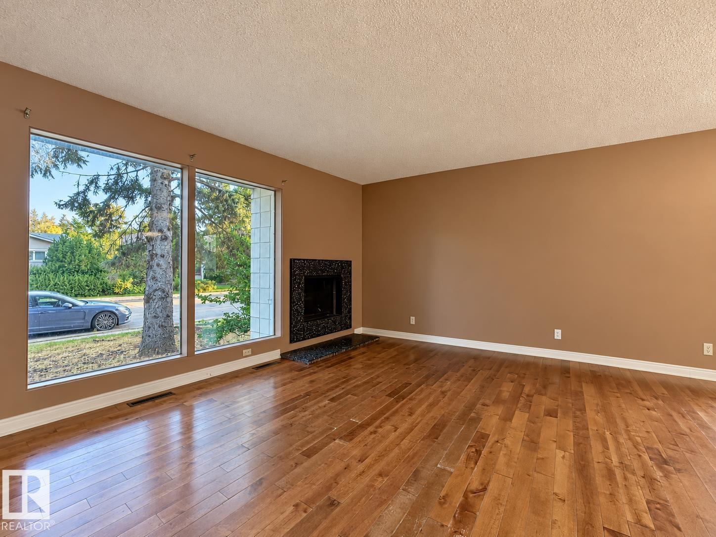 12204 40 AV NW