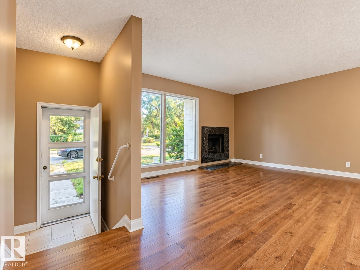 12204 40 AV NW