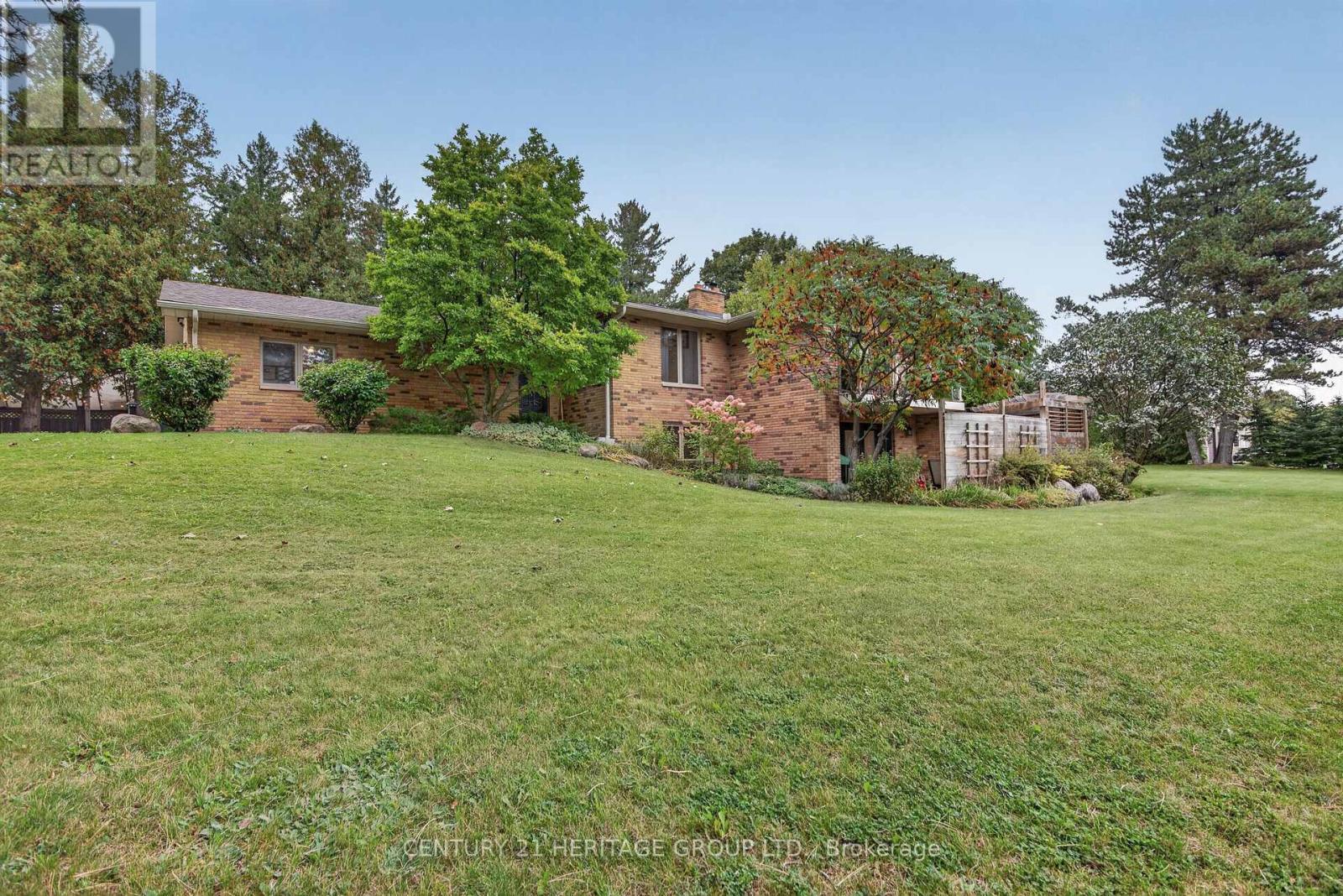 1 ARTHUR EVANS CRESCENT