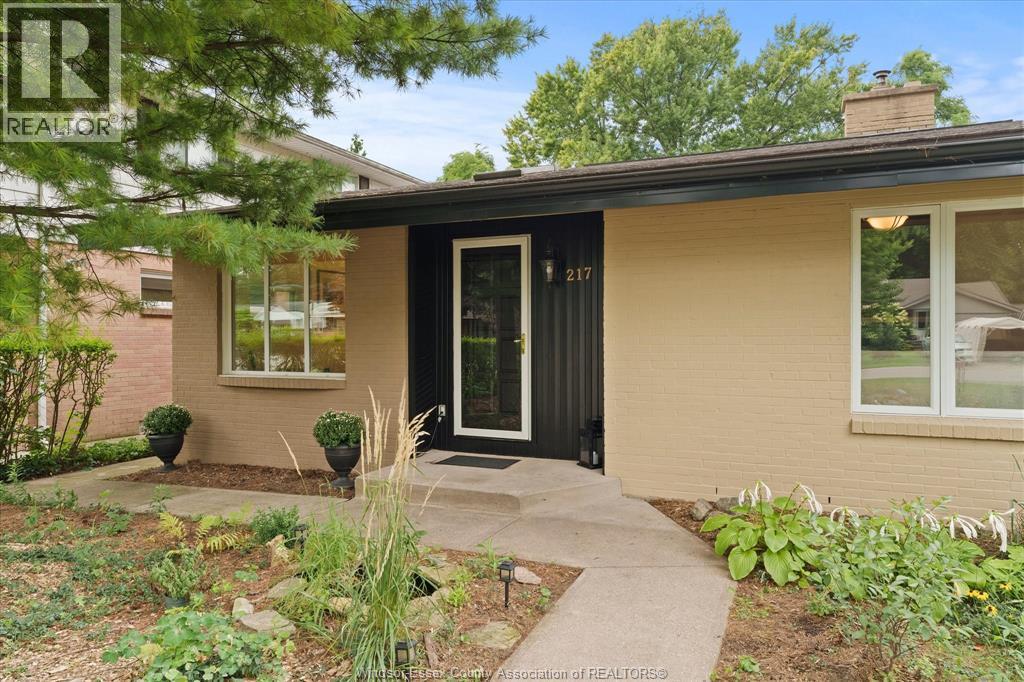217 ARLINGTON BOULEVARD