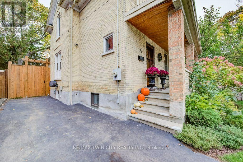 22 WHITNEY PLACE