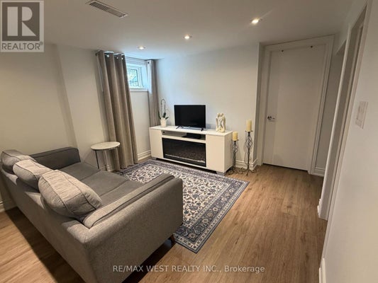 Bsmt - 30 Flamborough Dr, Toronto (Brookhaven-Amesbury), ON 2