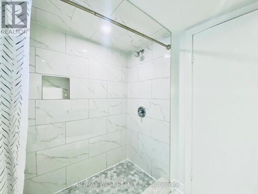 Bsmt - 30 Flamborough Dr, Toronto (Brookhaven-Amesbury), ON 5