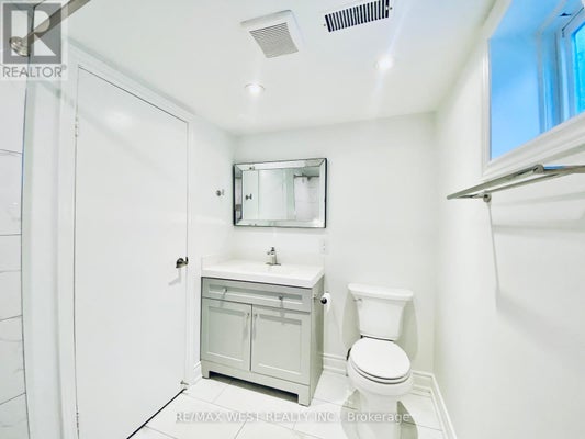 Bsmt - 30 Flamborough Dr, Toronto (Brookhaven-Amesbury), ON 3