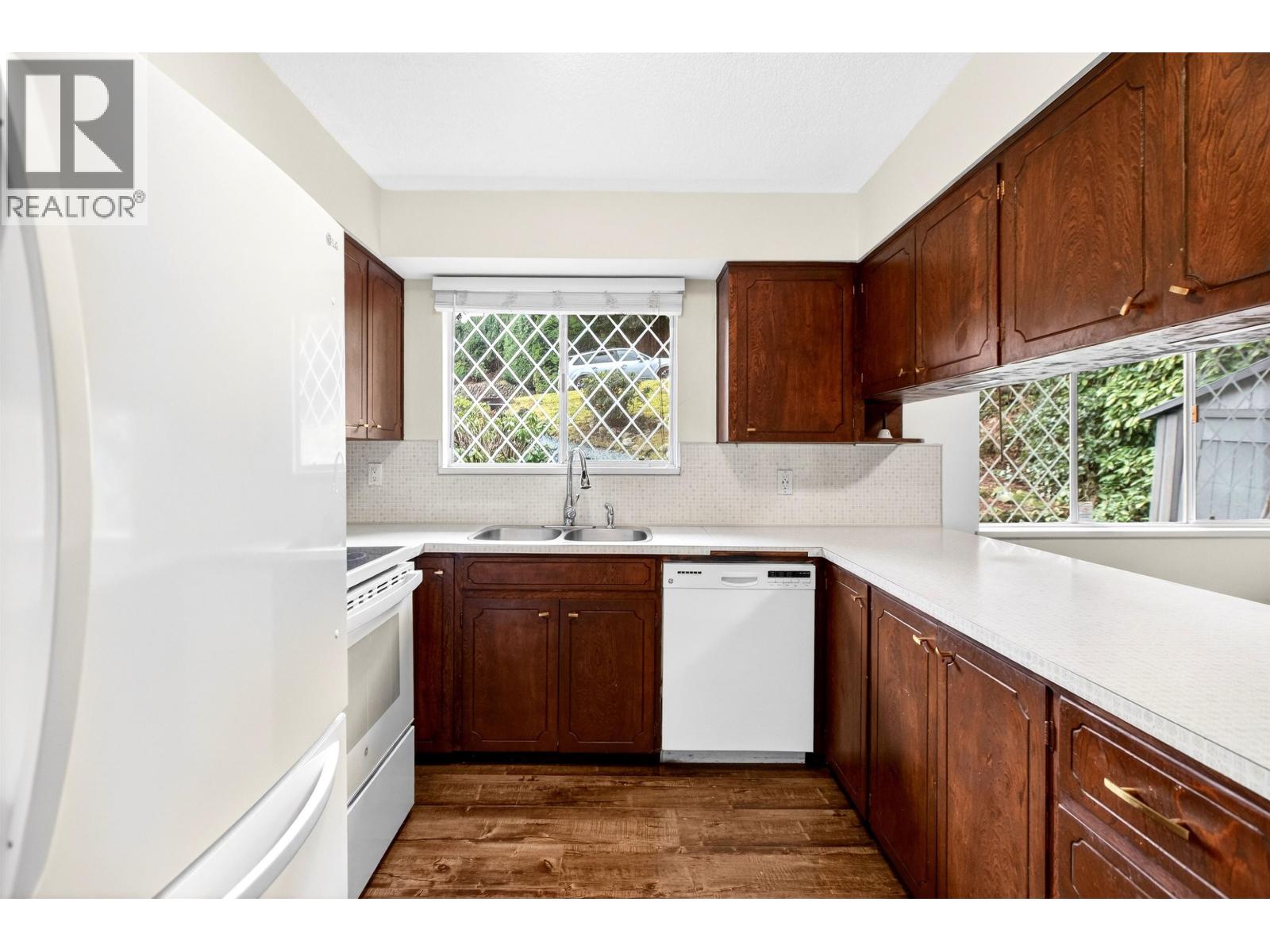 3362 VIEWMOUNT DRIVE