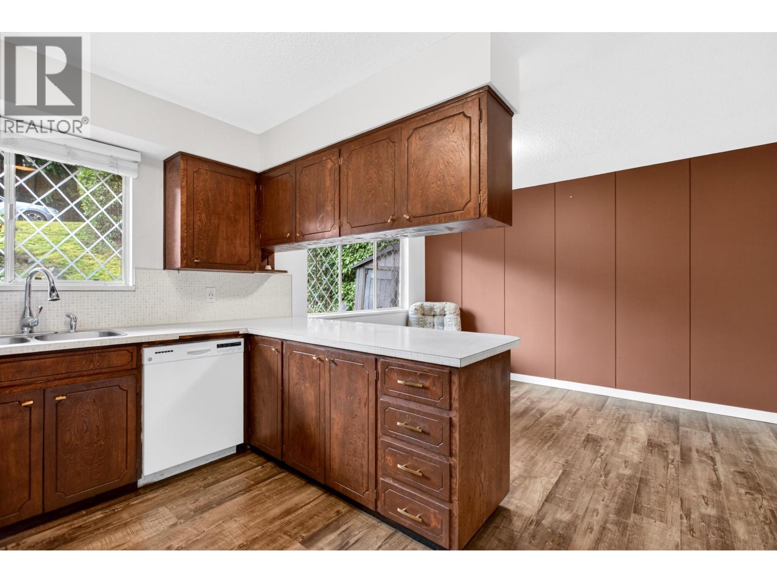 3362 VIEWMOUNT DRIVE
