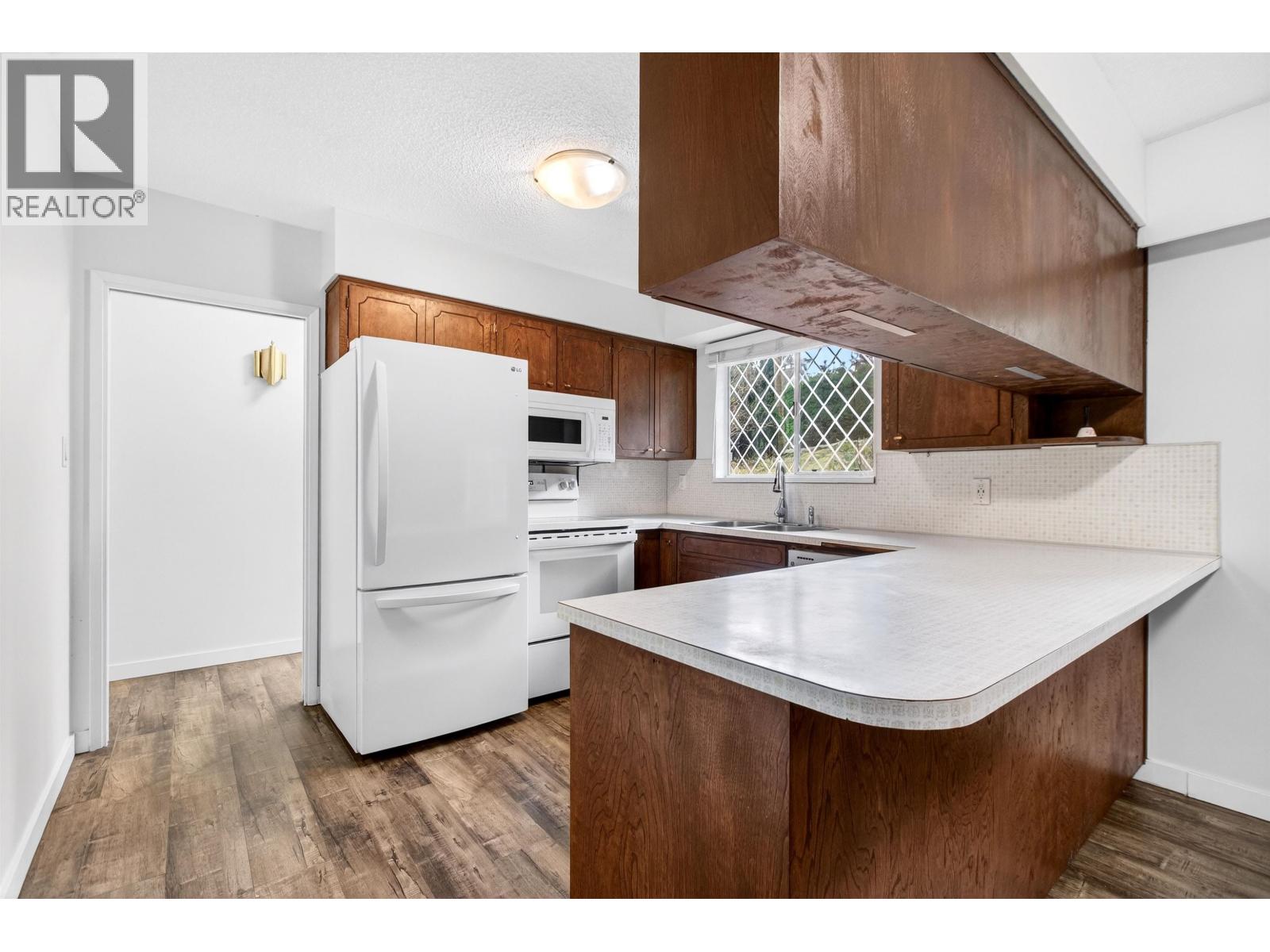 3362 VIEWMOUNT DRIVE