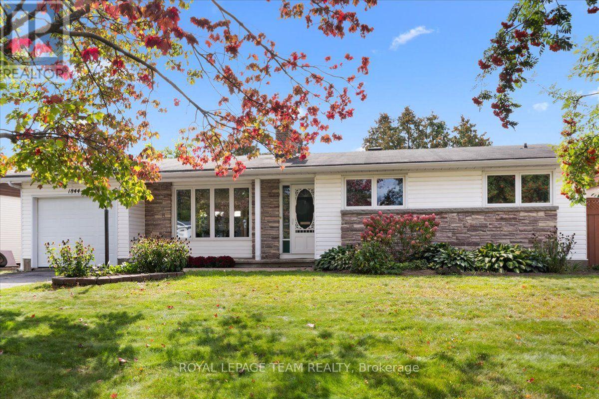 1844 GREENACRE CRESCENT