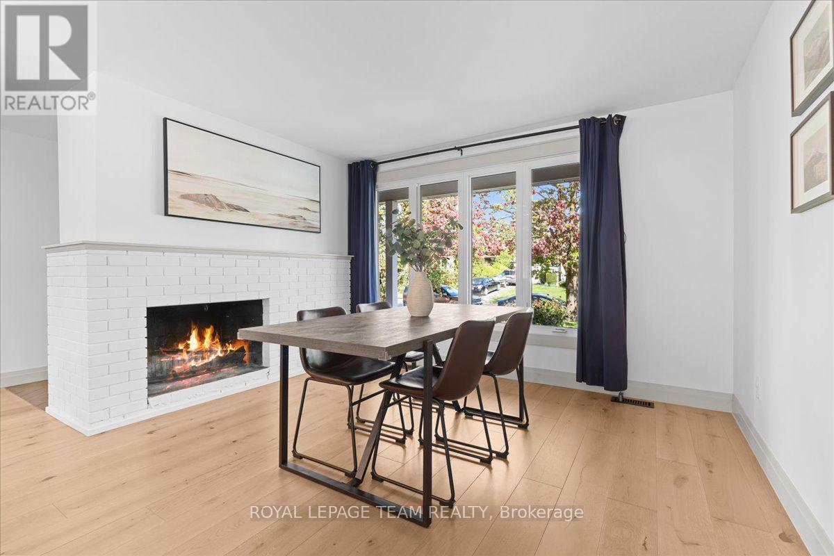 1844 GREENACRE CRESCENT